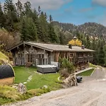 Chaletwk - Luxury Old Wood Mountain In A Sunny Secluded Location With Gym, Sauna & Whirlpool Villa *