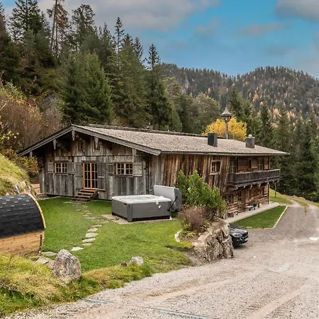 Chaletwk - Luxury Old Wood Mountain In A Sunny Secluded Location With Gym, Sauna & Whirlpool Vila *