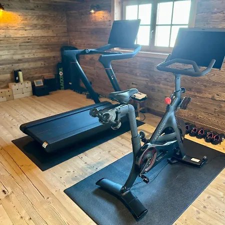 Luxury Old Wood Mountain In A Sunny Secluded Location With Gym, Sauna & Whirlpool *