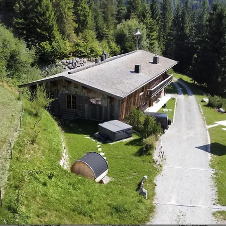 Luxury Old Wood Mountain In A Sunny Secluded Location With Gym, Sauna & Whirlpool ヴィラ シェッファウ・アム・ヴィルデン・カイザー