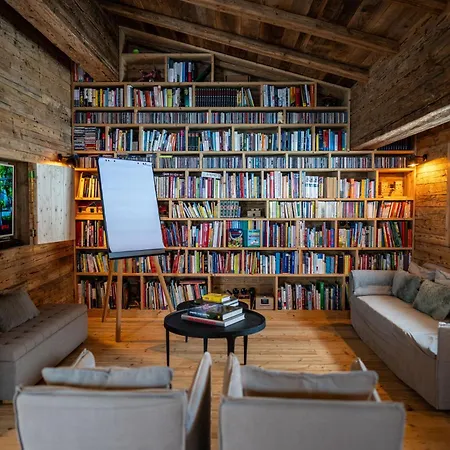 Luxury Old Wood Mountain In A Sunny Secluded Location With Gym, Sauna & Whirlpool *