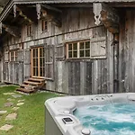 Villa Chaletwk - Luxury Old Wood Mountain In A Sunny Secluded Location With Gym, Sauna & Whirlpool *