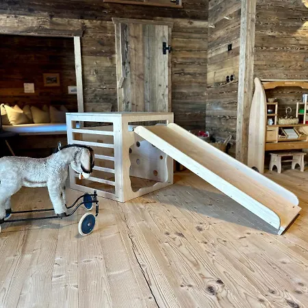 Luxury Old Wood Mountain In A Sunny Secluded Location With Gym, Sauna & Whirlpool Villa