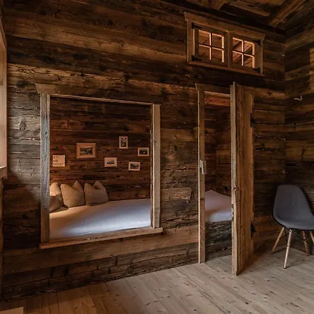 Chaletwk - Luxury Old Wood Mountain In A Sunny Secluded Location With Gym, Sauna & Whirlpool 别墅