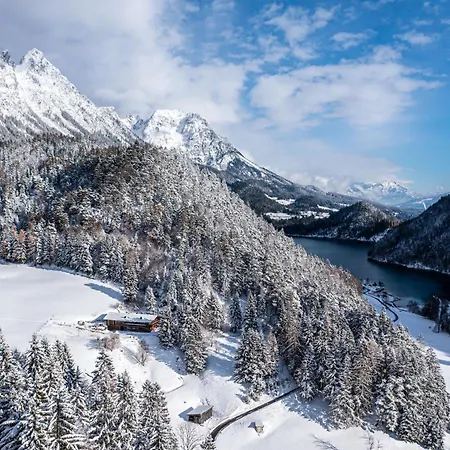 Luxury Old Wood Mountain In A Sunny Secluded Location With Gym, Sauna & Whirlpool Villa Scheffau am Wilden Kaiser